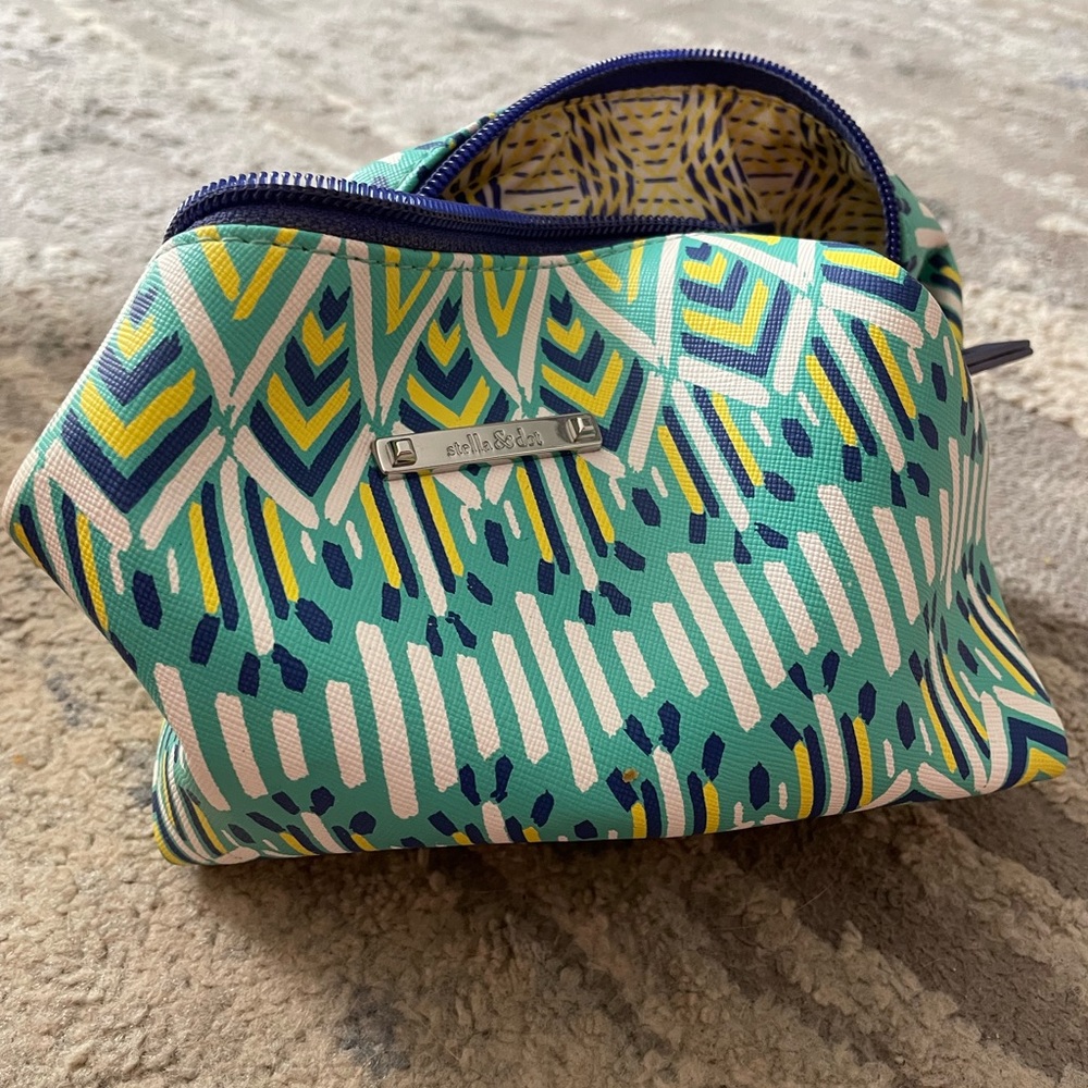Stella & Dot Pouf Makeup Bag